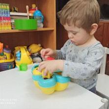 Motylek sorter kształtów