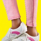 Barbie w butach na płaskim obcasie
