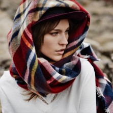 RESERVED STREET FASHION WOMAN