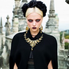 Top Model - sesja w tajemniczym ogrodzie