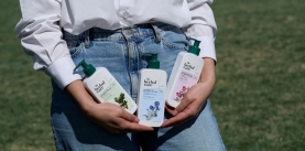 Letni pielęgnacyjny must-have: żele do higieny intymnej Herbal Care!